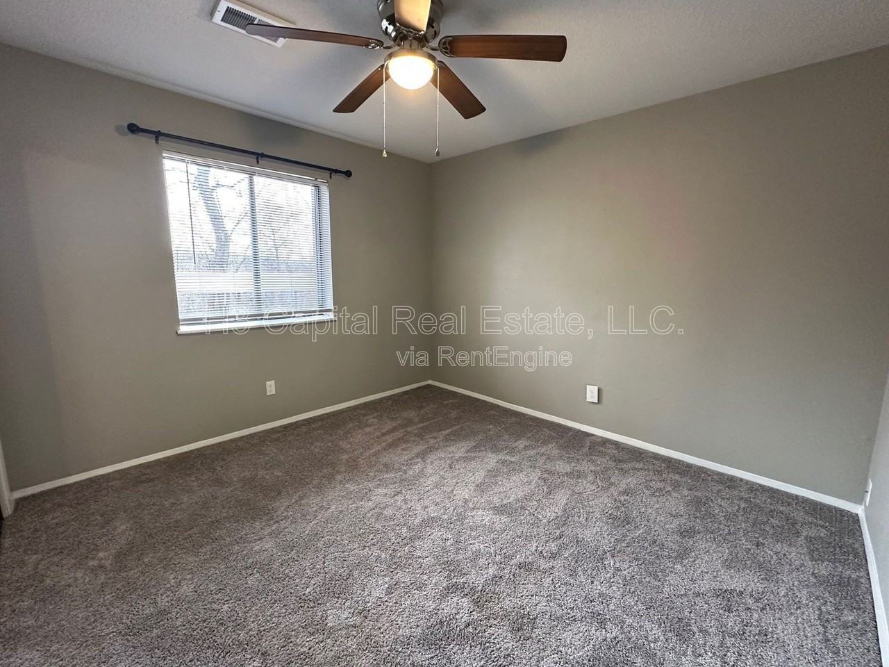 403 Woodhenge Dr Apt A - Photo 5 of 9