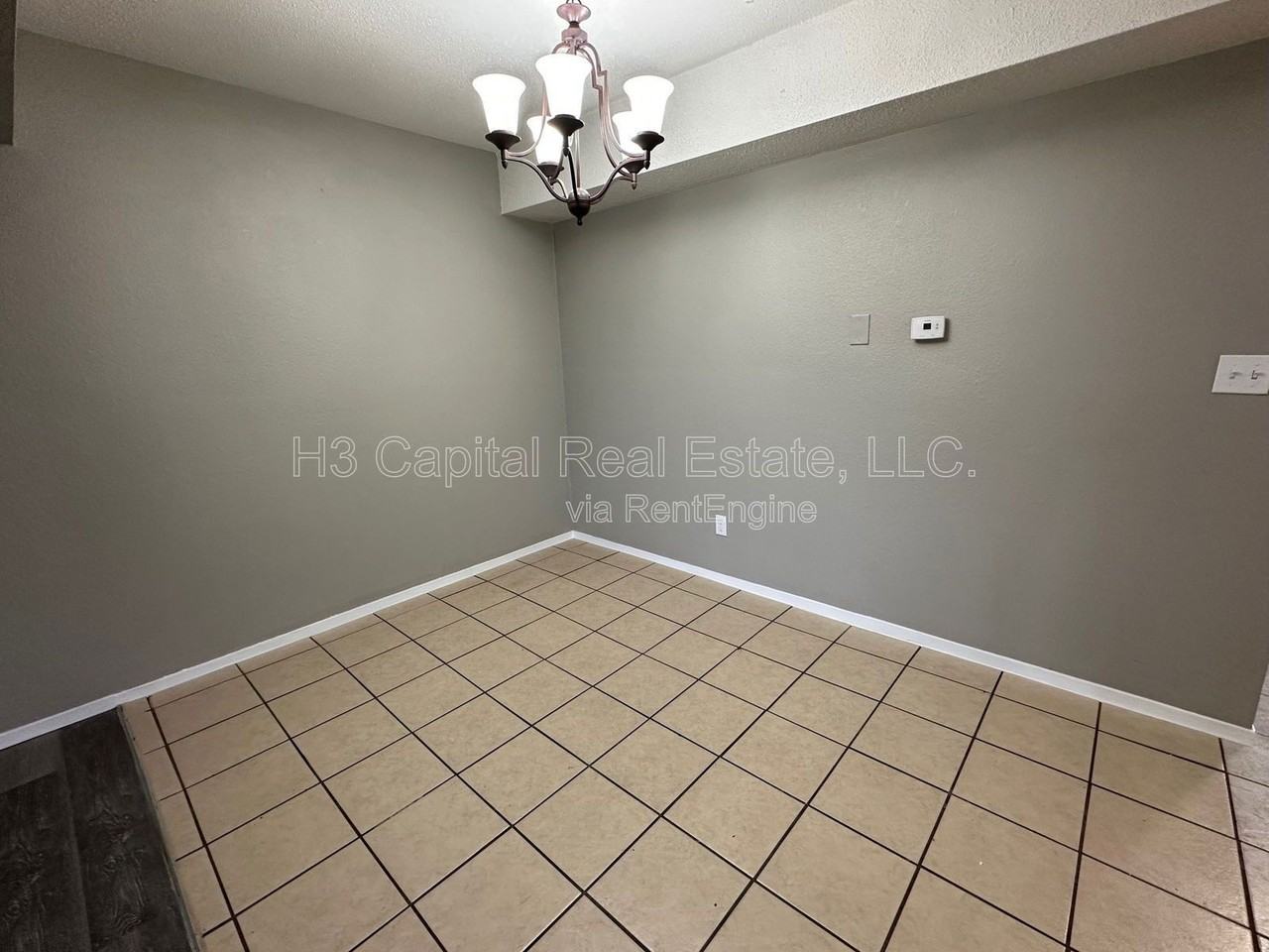 403 Woodhenge Dr Apt A - Photo 6 of 9