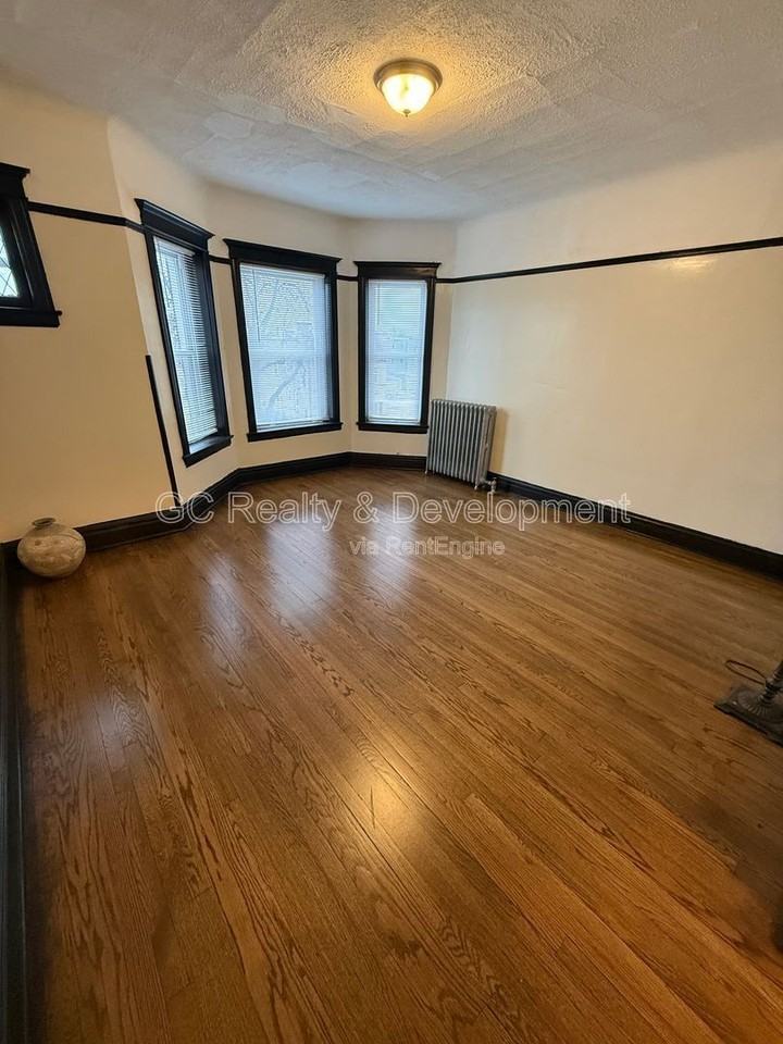 1450 E Marquette Rd #3 - Photo 2 of 12