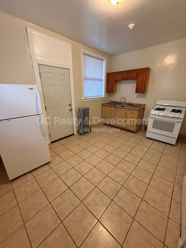 1450 E Marquette Rd #3 - Photo 7 of 12