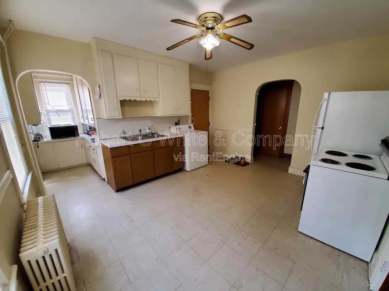 137 Liberty St #1 - Photo 6 of 16