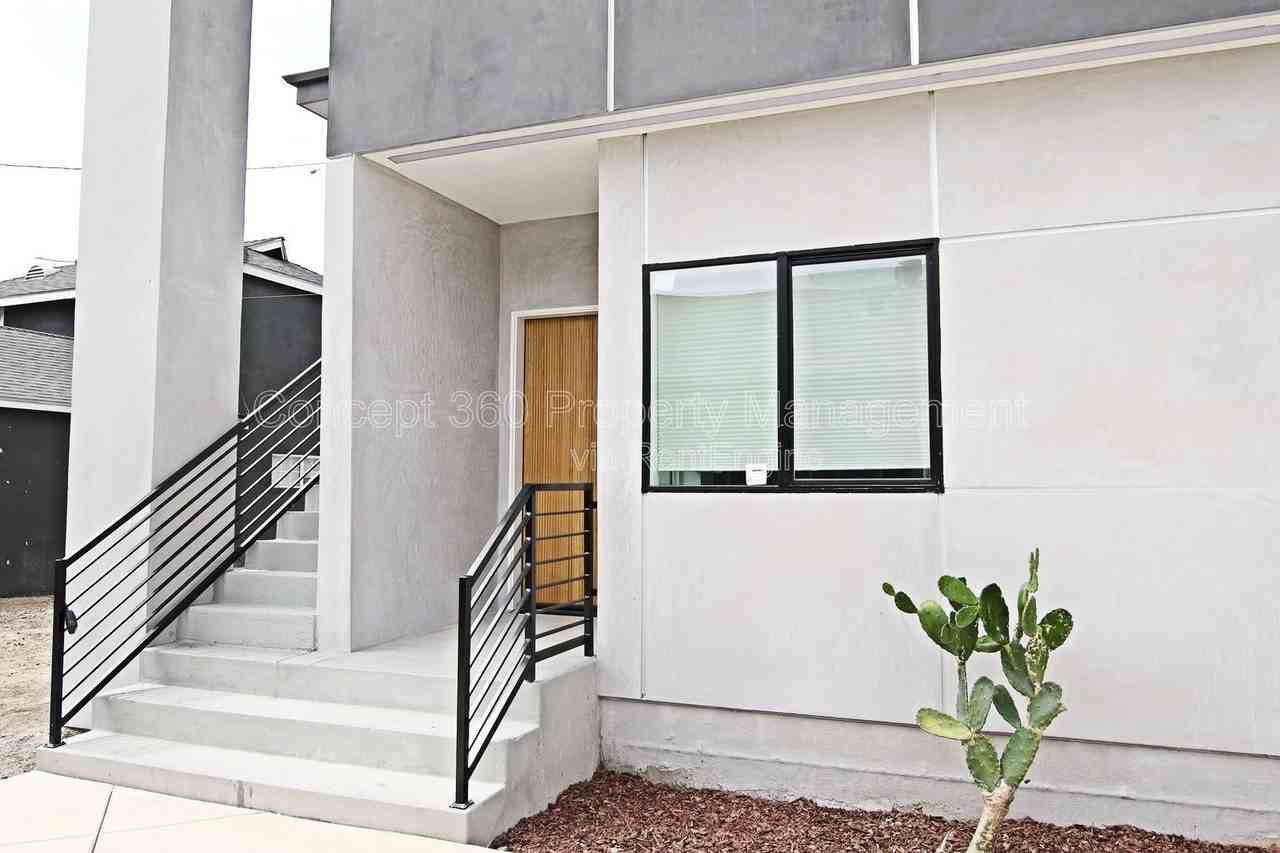 2293 Termino Ave #A - Photo 2 of 16