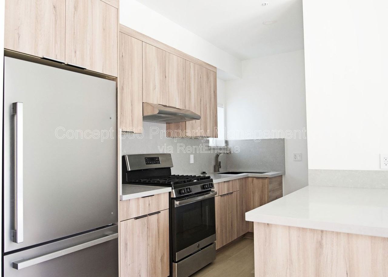 2293 Termino Ave #A - Photo 3 of 16