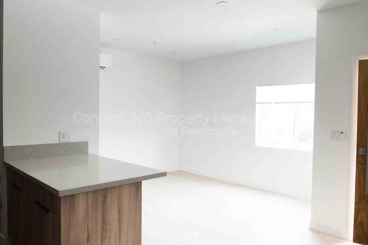 2293 Termino Ave #A - Photo 6 of 16