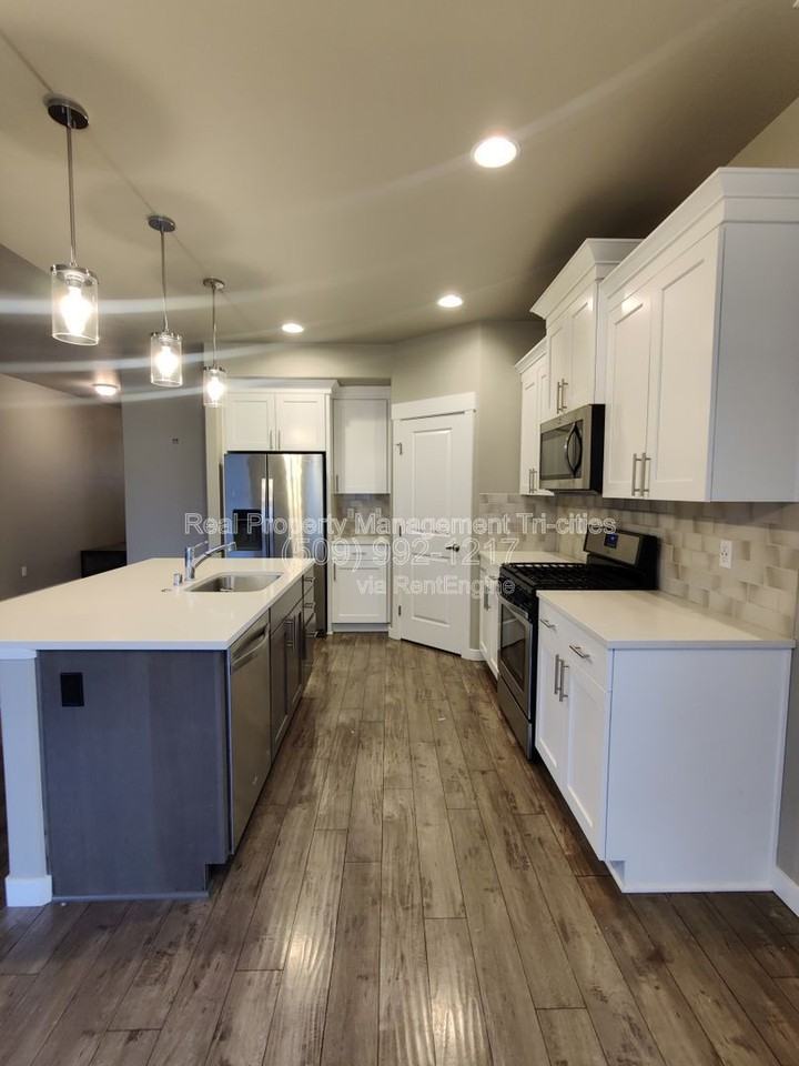 8817 Grandview Dr - Photo 6 of 21