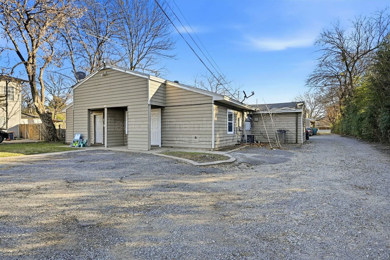 817 S Elm St #2 - Photo 3 of 17