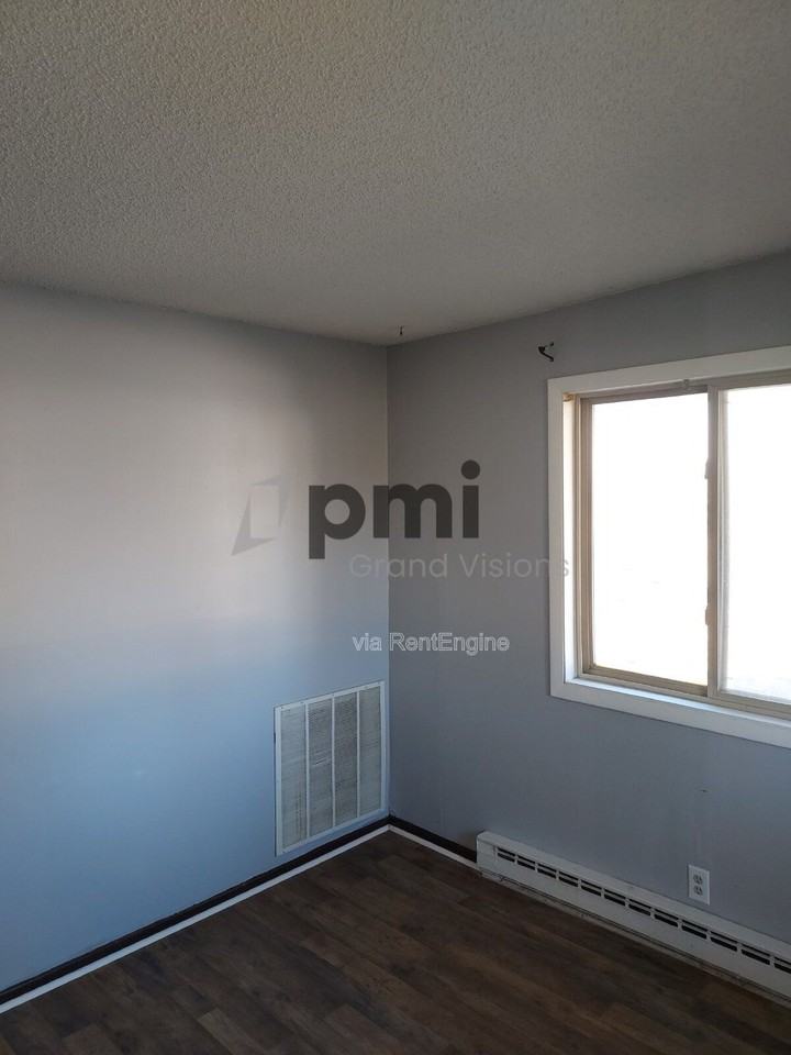 371 Southland Dr #33 - Photo 5 of 17