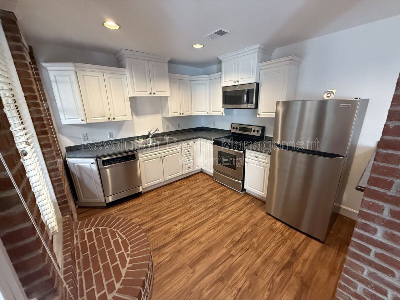 869 Briarcliff Rd Ne - Photo 4 of 9