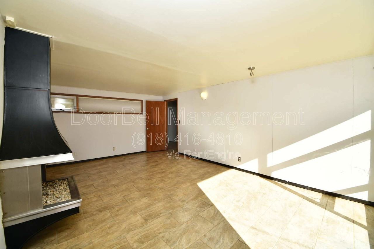 5306 E 26th St - Photo 6 of 20