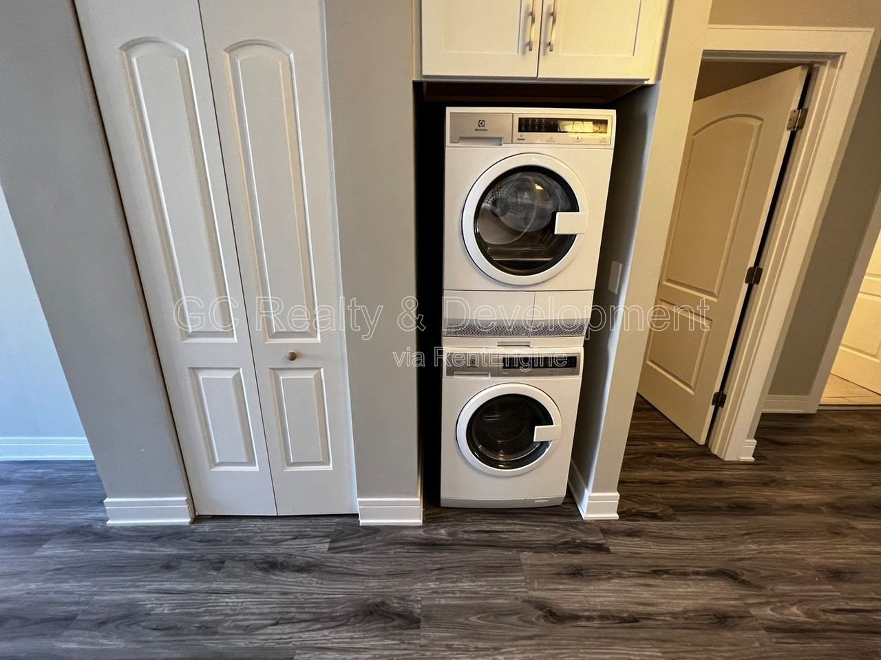 1455 W Augusta Blvd #1 - Photo 2 of 19