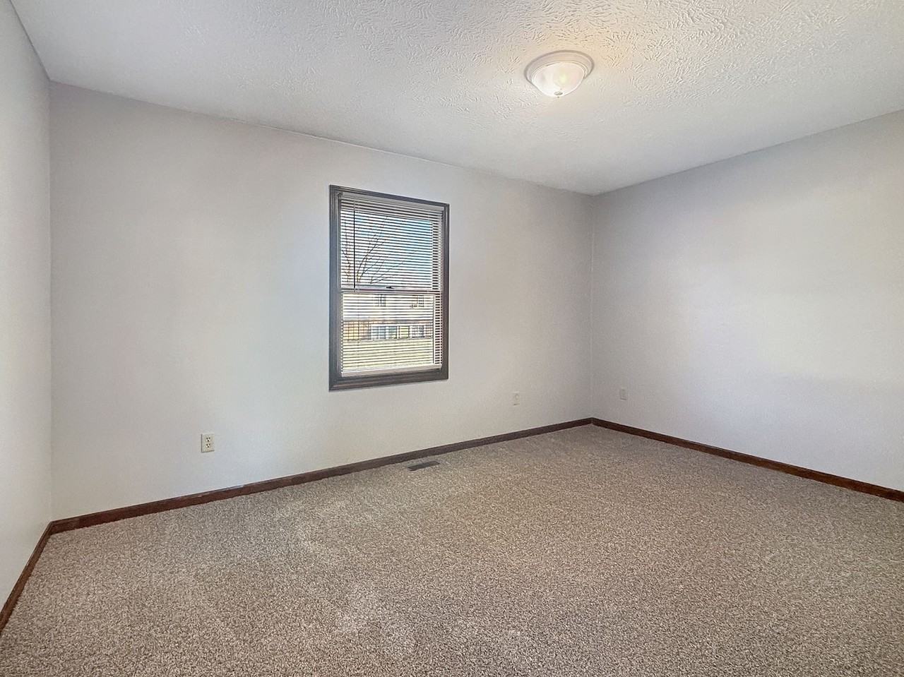 6525 Winans St - Photo 6 of 8