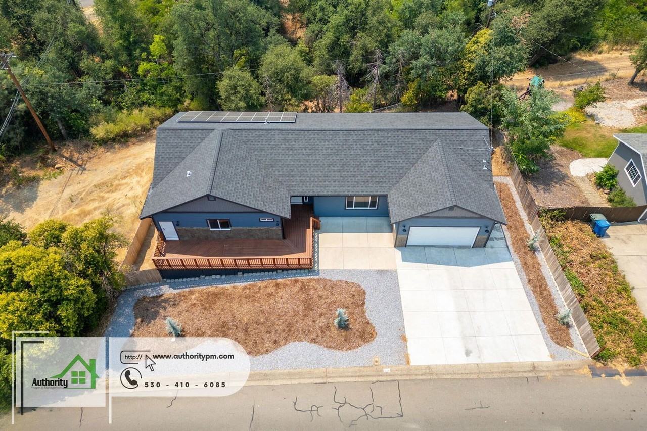 1140 Redbud Dr - Photo 2 of 38