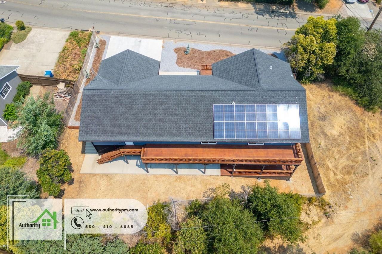 1140 Redbud Dr - Photo 3 of 38