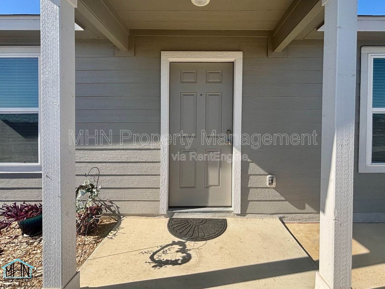 12931 Kathleen St - Photo 2 of 42