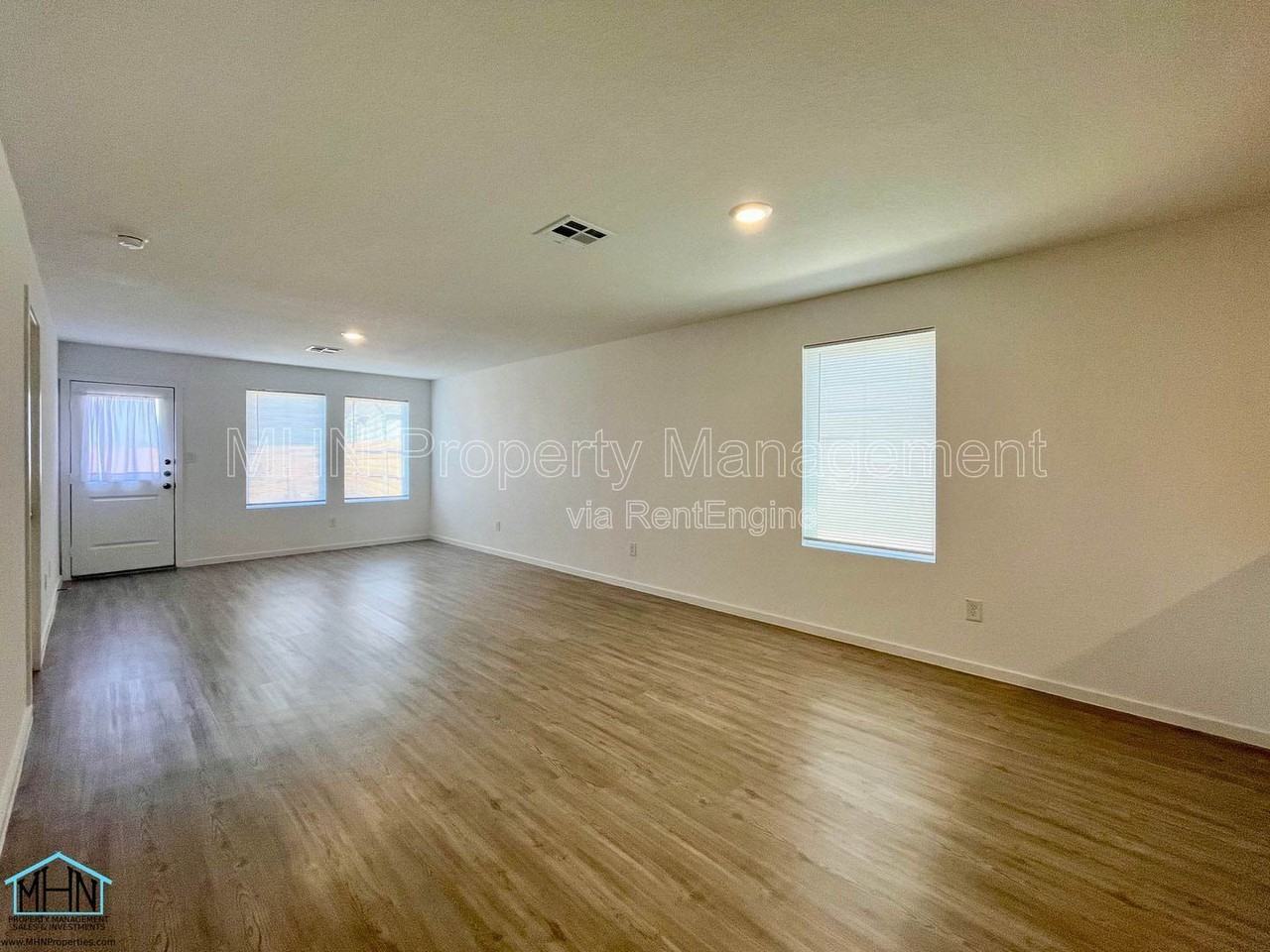 12931 Kathleen St - Photo 5 of 42