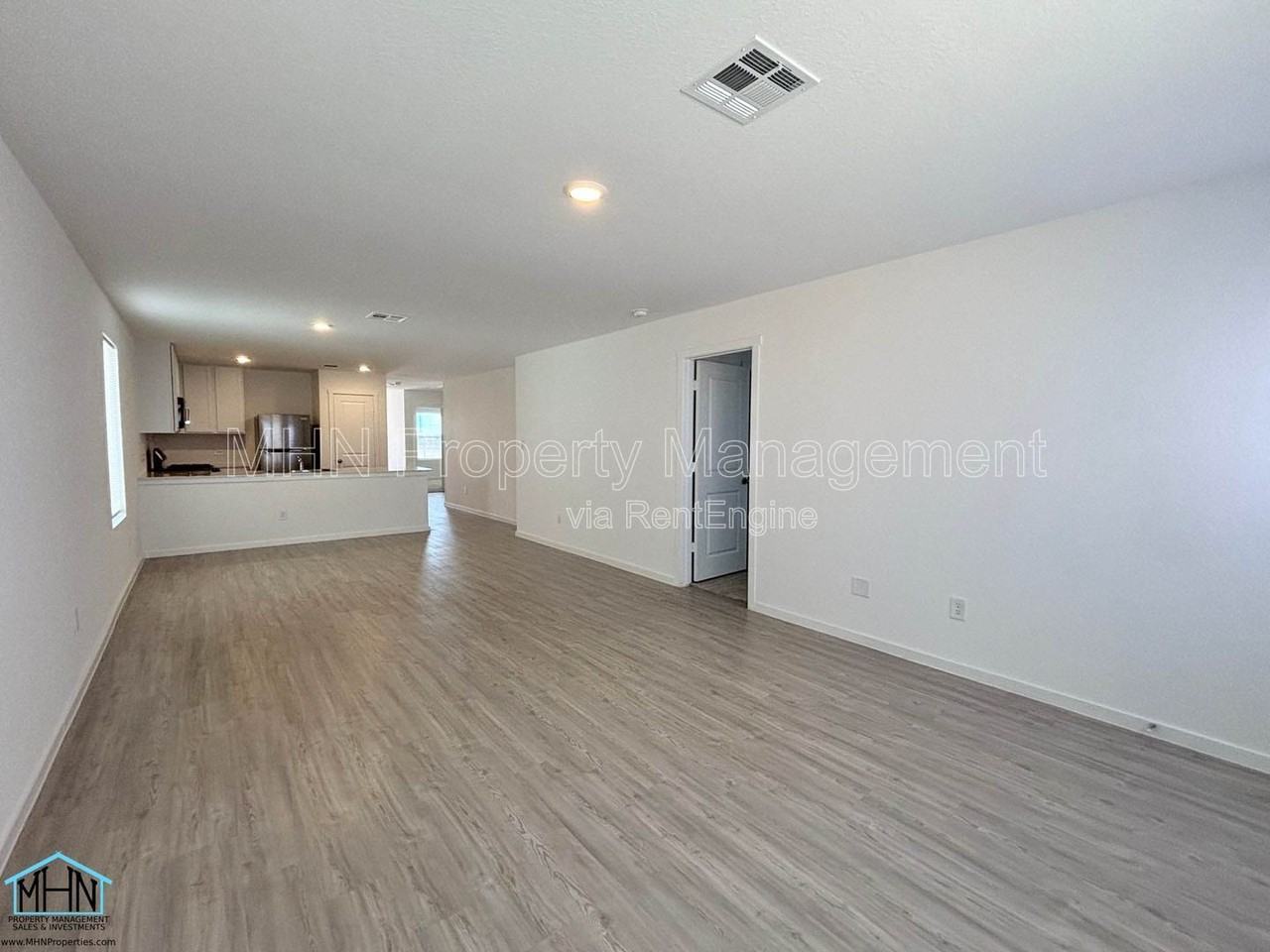 12931 Kathleen St - Photo 6 of 42