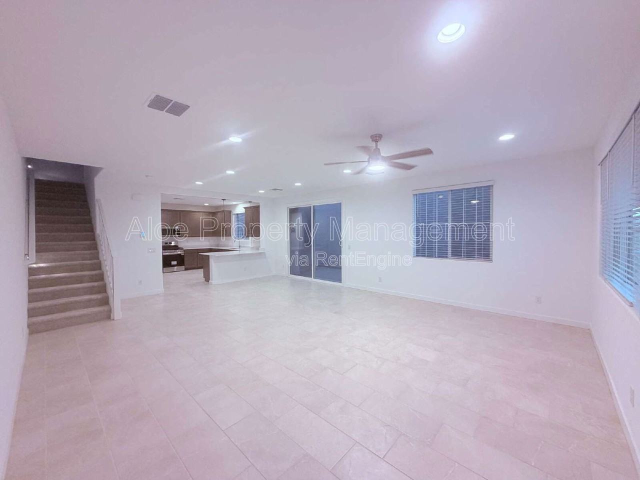 9741 W Catalina Dr - Photo 4 of 24