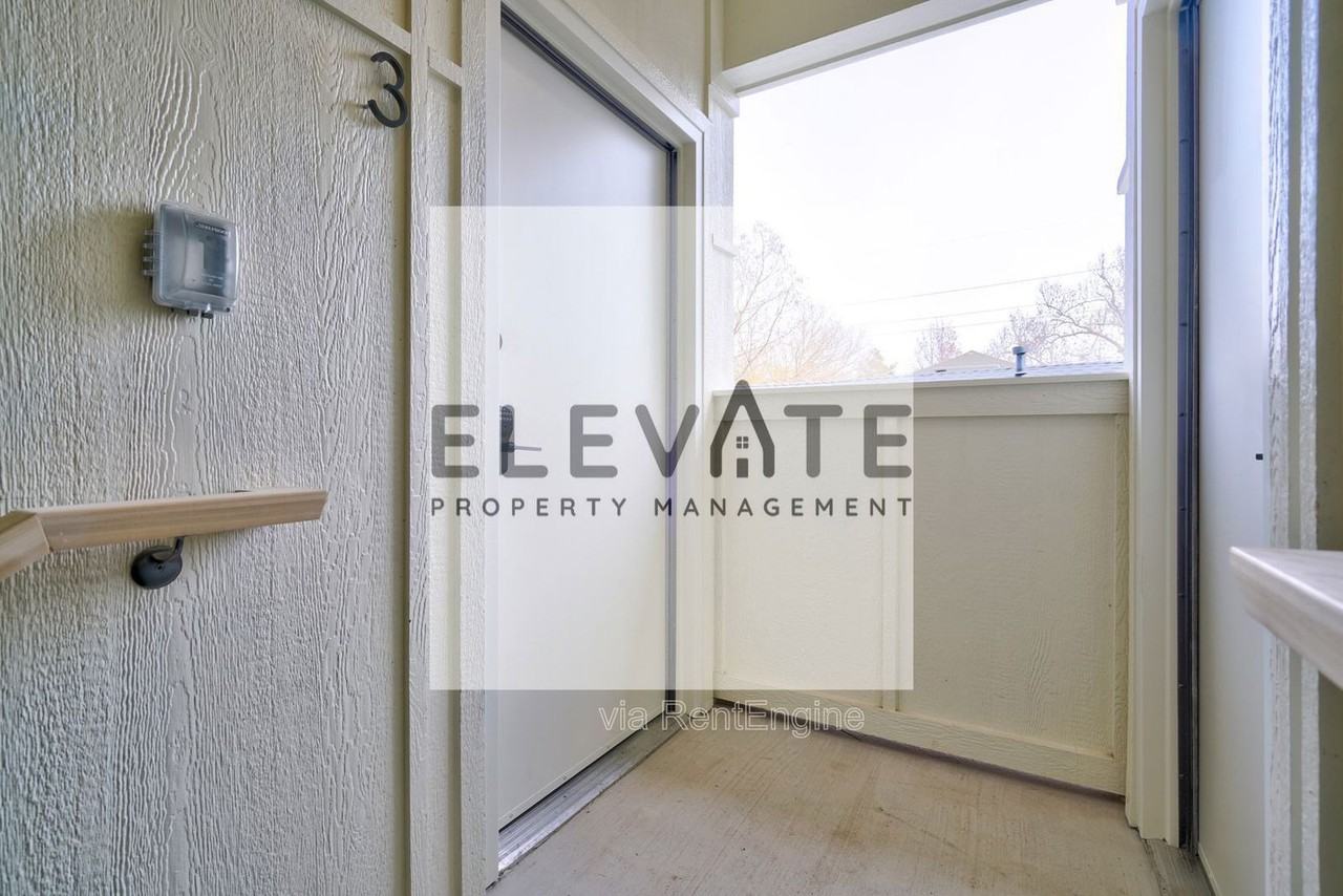 1614 Nw 17th St #7 - Photo 3 of 27