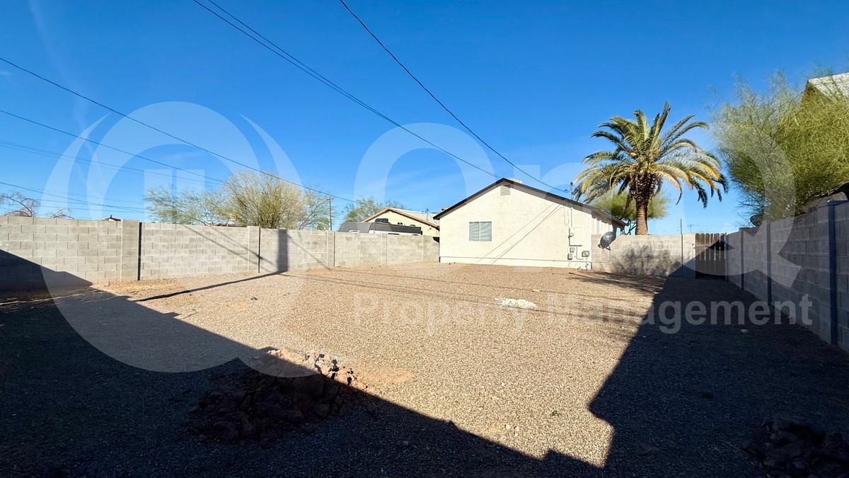 323 E Congress Ave - Photo 2 of 23