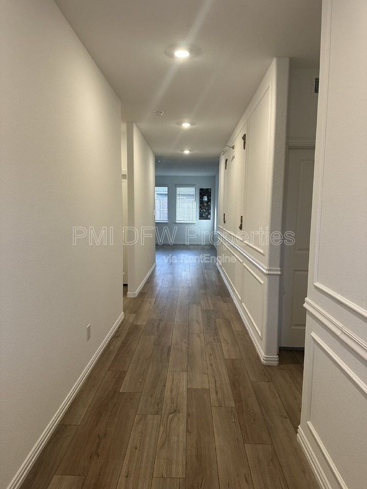 1462 Everett Gardens Way - Photo 2 of 17