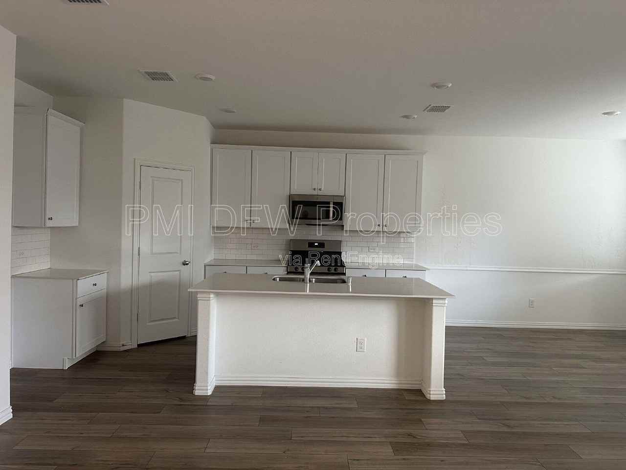 1462 Everett Gardens Way - Photo 5 of 17