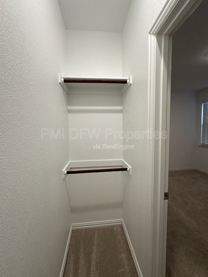 1462 Everett Gardens Way - Photo 4 of 17