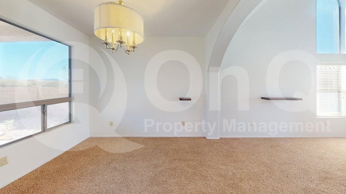 3923 S Amber Rock Ave - Photo 7 of 30