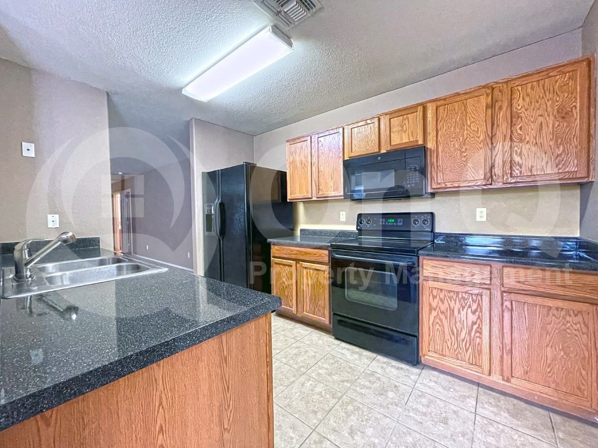 1627 E Desert Rose Trl - Photo 4 of 39