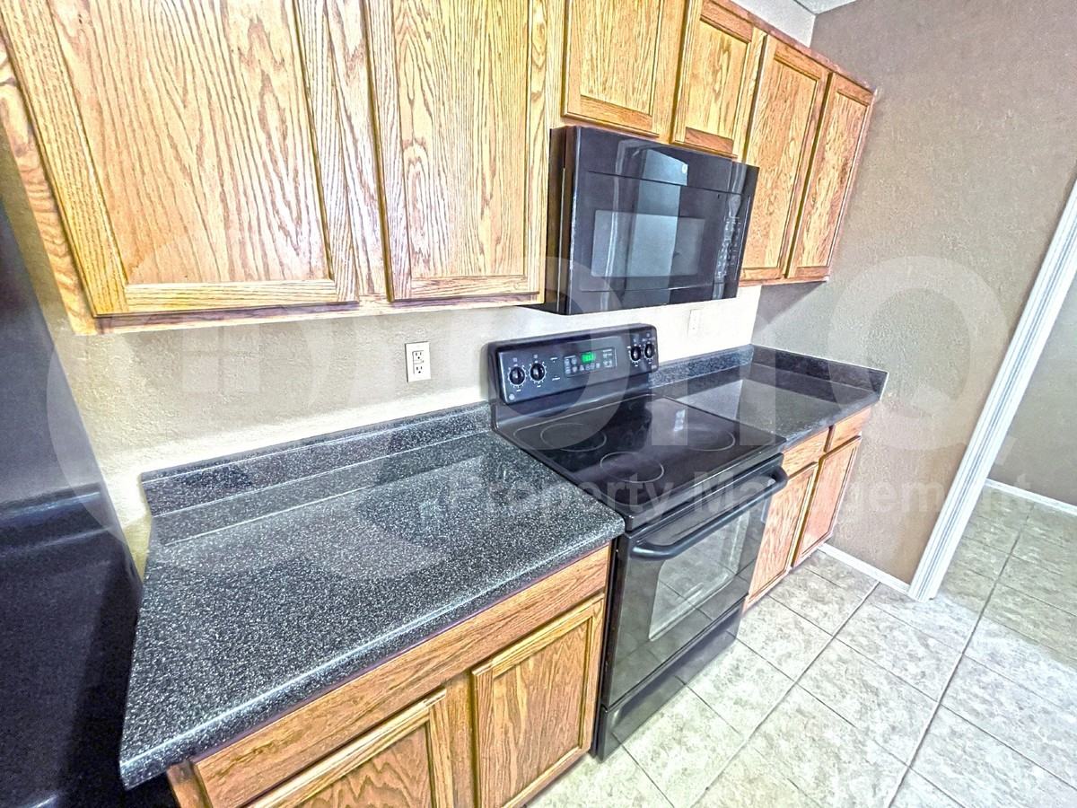 1627 E Desert Rose Trl - Photo 6 of 39