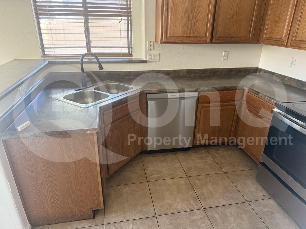 6921 S 50th Gln - Photo 2 of 22