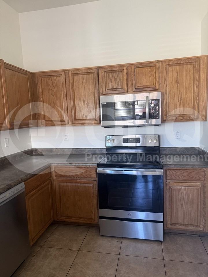 6921 S 50th Gln - Photo 3 of 22