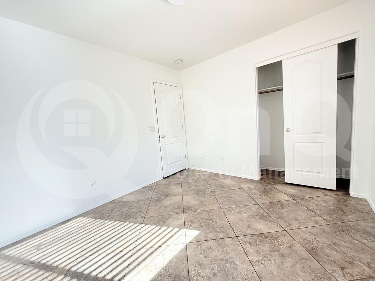 6921 S 50th Gln - Photo 5 of 22