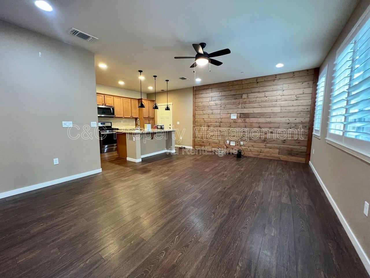 17031 Morgan St - Photo 3 of 15