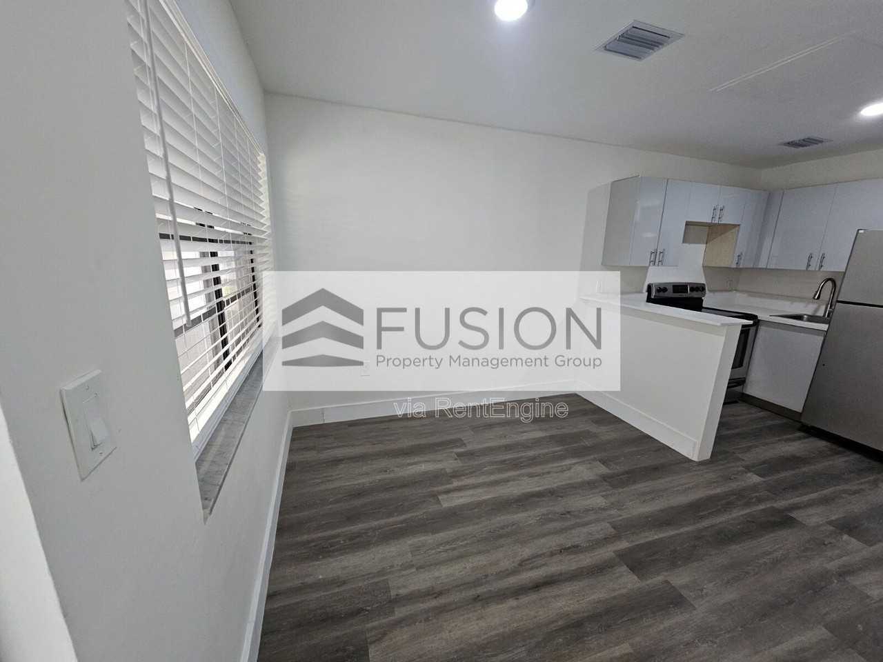 1730 Acapulco Dr #3 - Photo 2 of 10