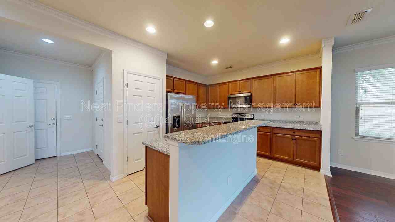 14324 Dovewind Ct - Photo 5 of 26