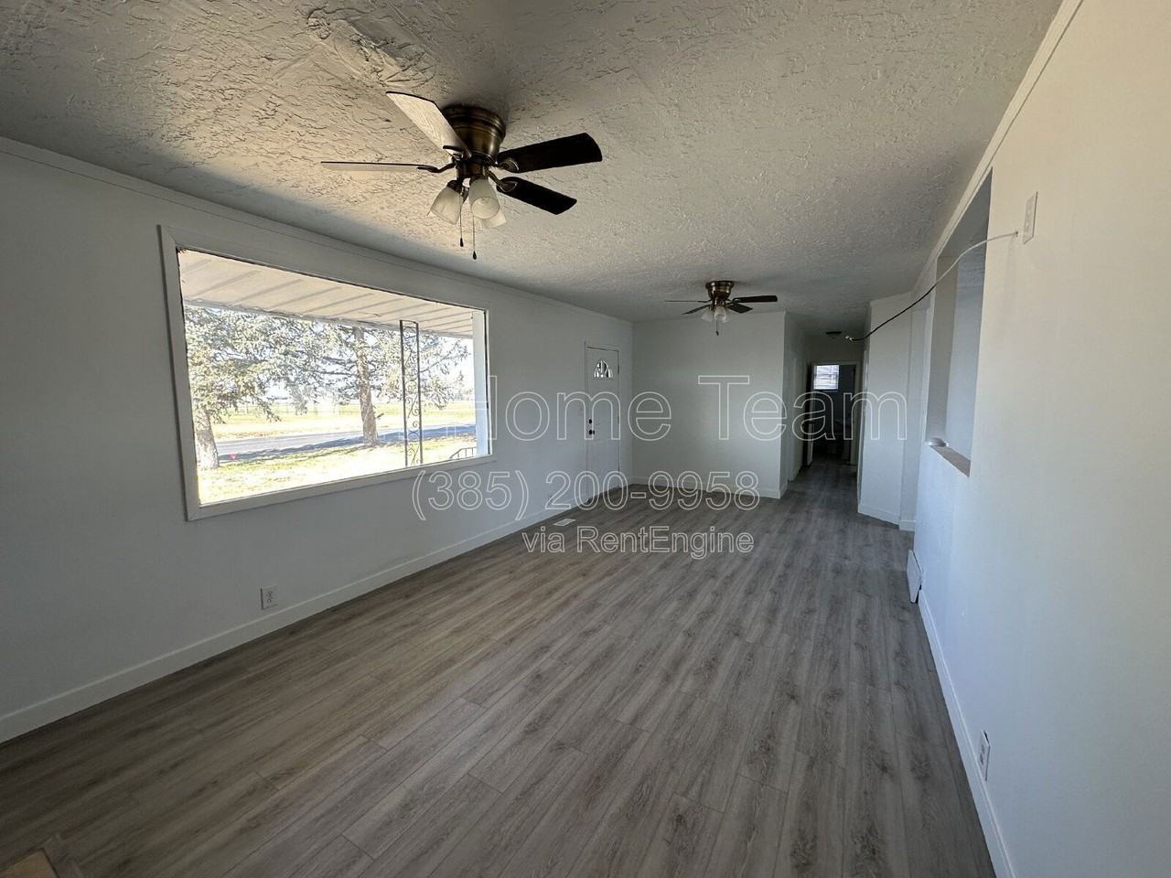 1122 N 1500 W - Photo 3 of 18