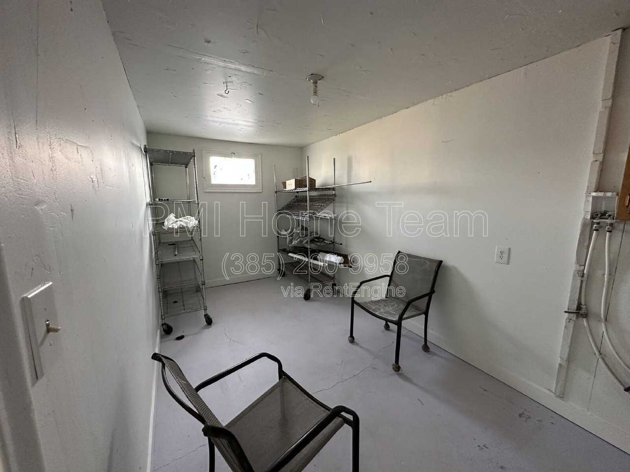 1122 N 1500 W - Photo 7 of 18