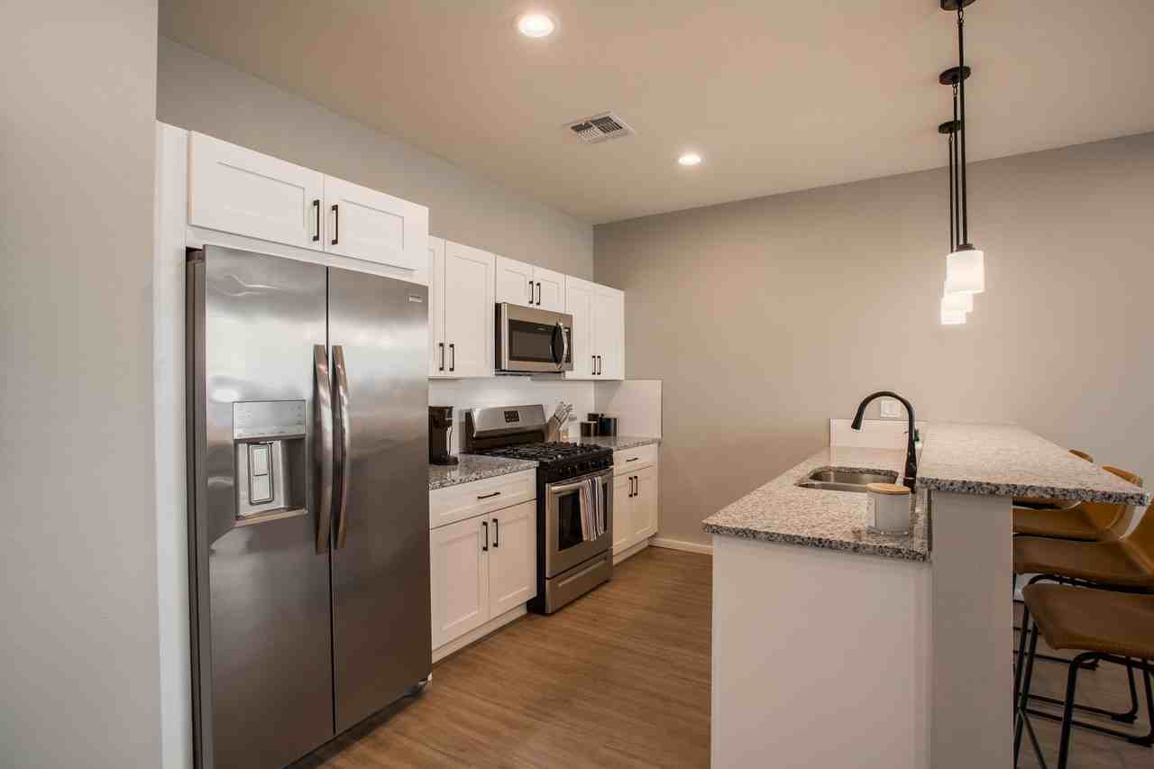 1105 Silver Ave Sw #C - Photo 6 of 20