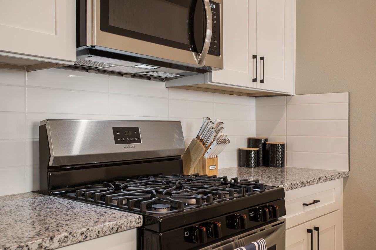 1105 Silver Ave Sw #C - Photo 7 of 20