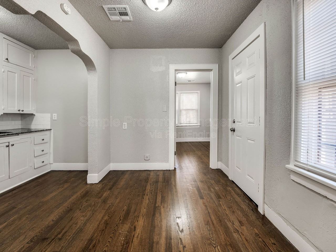 1515 Ne 13th St - Photo 4 of 13