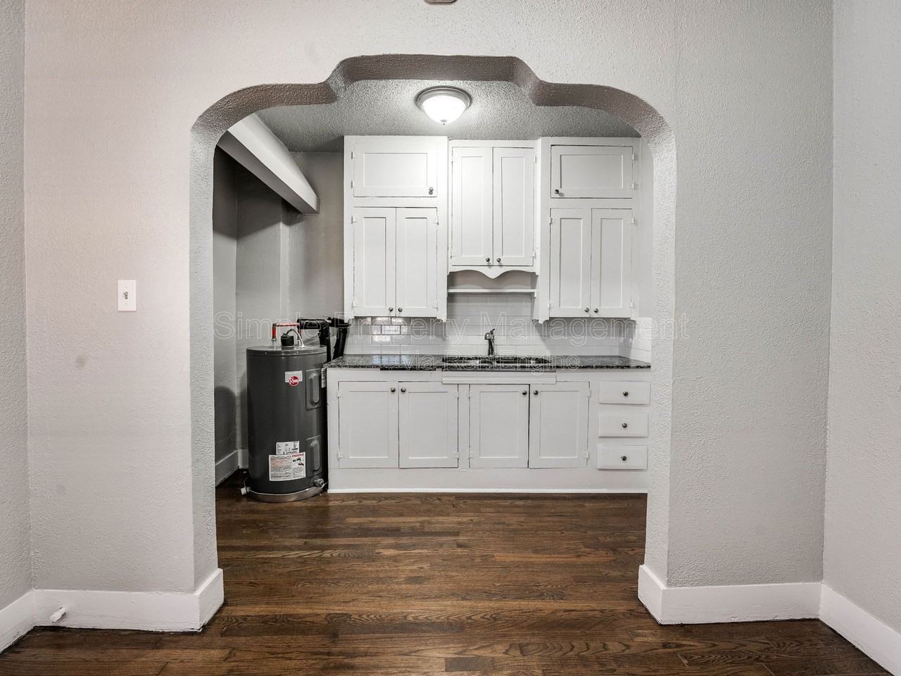 1515 Ne 13th St - Photo 5 of 13