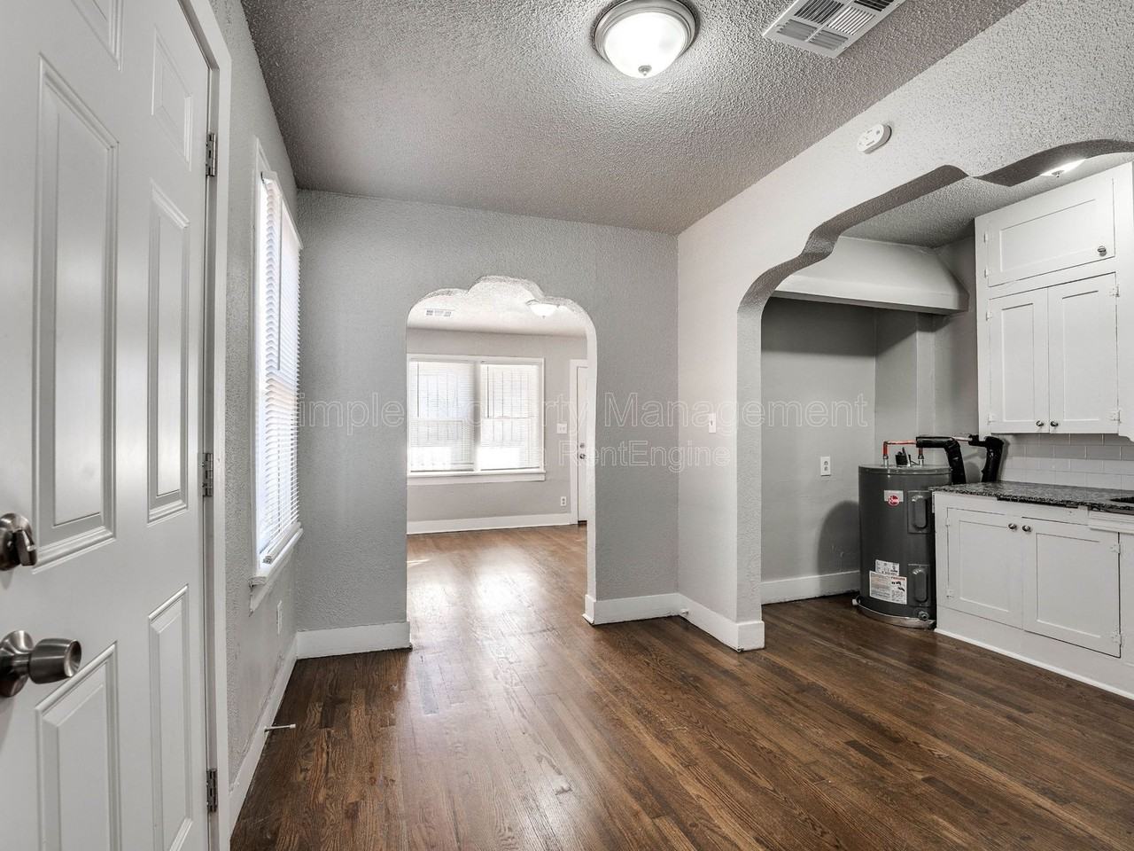 1515 Ne 13th St - Photo 6 of 13