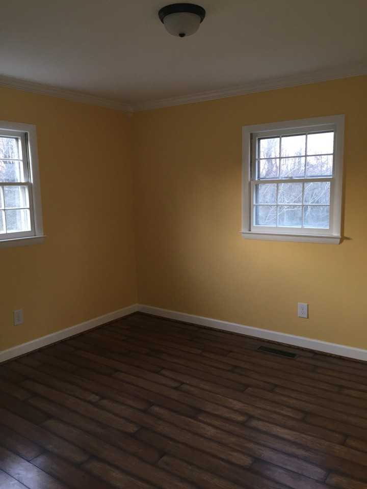 142 Glendale Drive - Photo 2 of 12