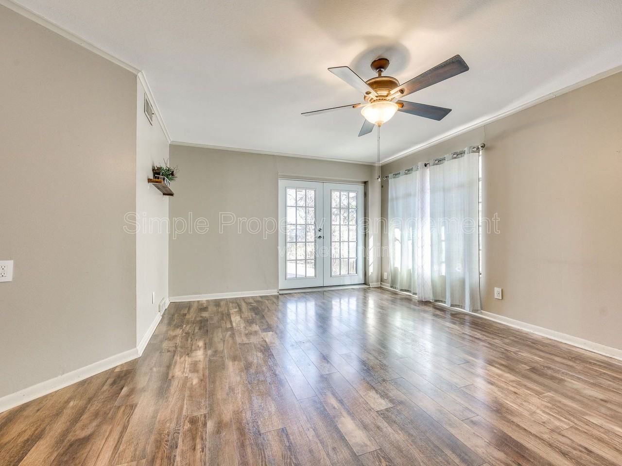 3737 Nw 17th St - Photo 4 of 13