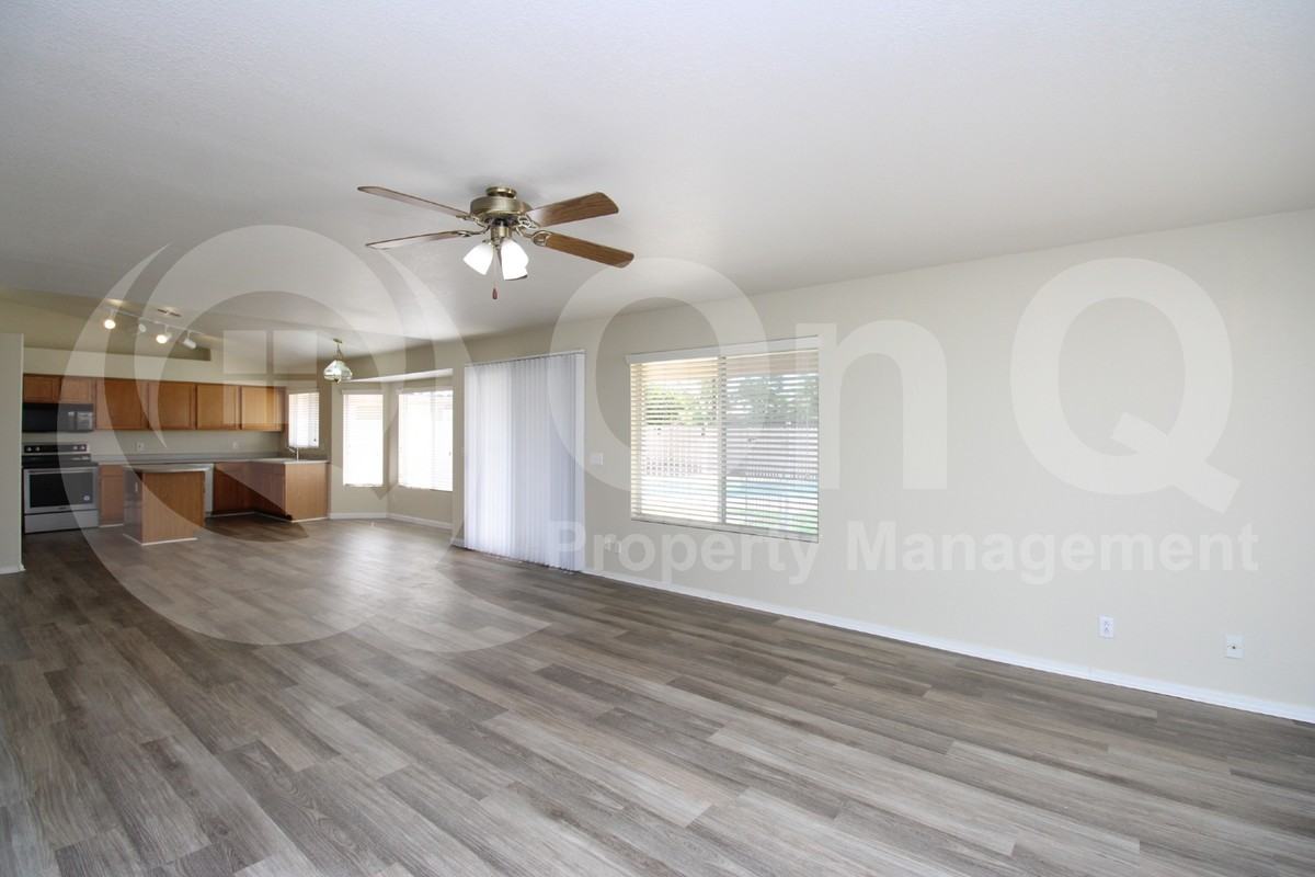 121 W Shamrock St - Photo 6 of 28