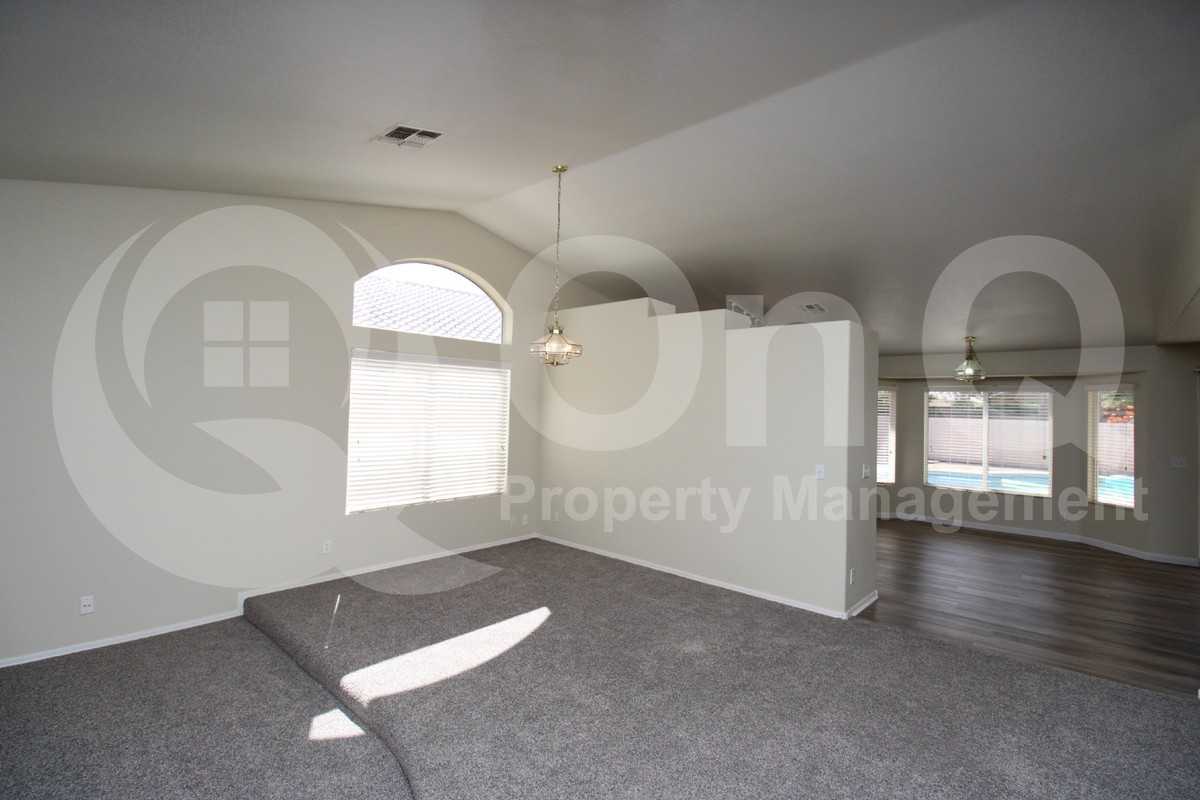 121 W Shamrock St - Photo 7 of 28