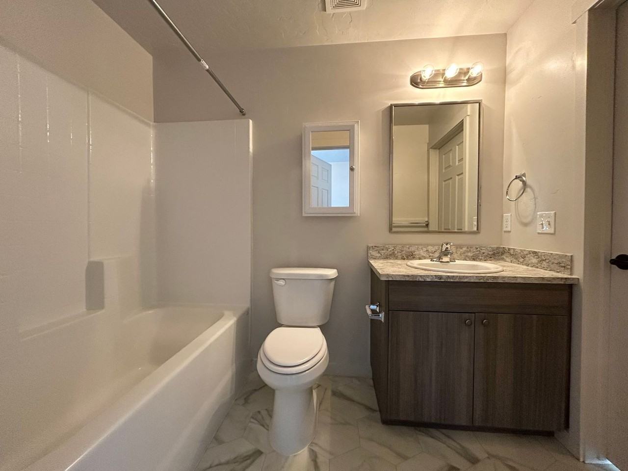 4815 Continental Ln - Photo 4 of 19