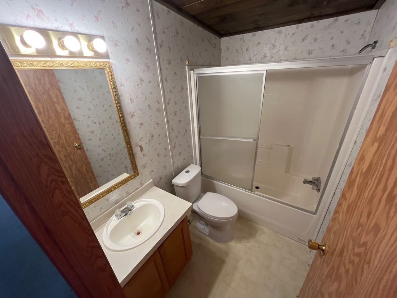 901 S Walnut St - Photo 4 of 7