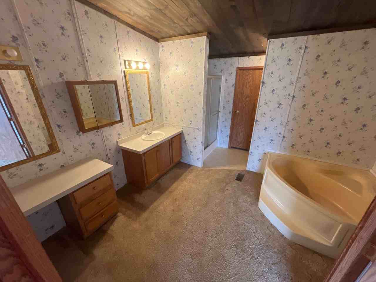 901 S Walnut St - Photo 5 of 7