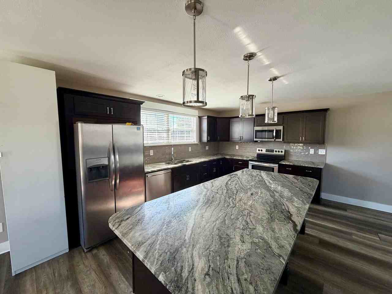 215 Carolina Ave - Photo 3 of 11